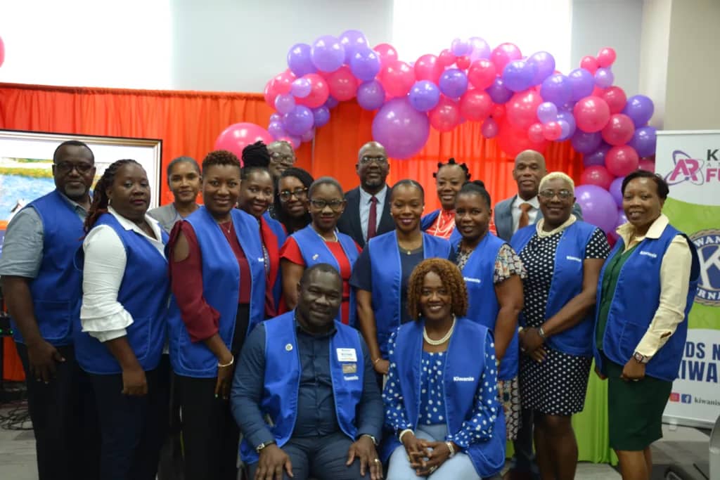 Kiwanis-group-photo-1024x683