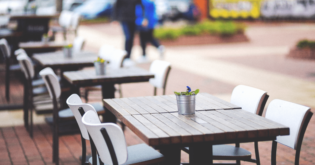 nice-restaurant-table-and-chair-display