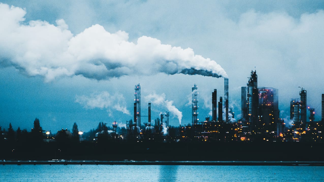 PHOTO-Air-pollution-Anacortes-Industrial-Site-Washington-state-GettyImages-1360263971