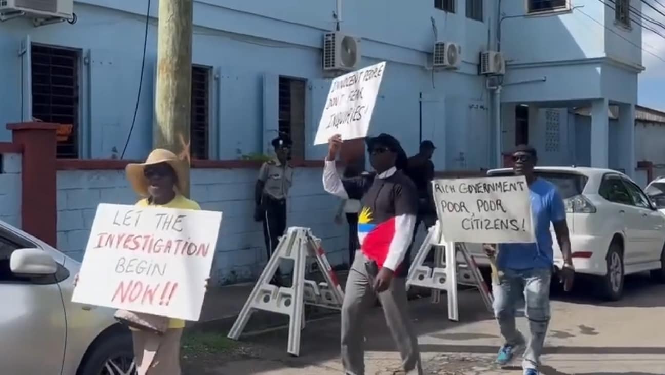 Screenshot_6-11-2025_143557_www.youtube.com