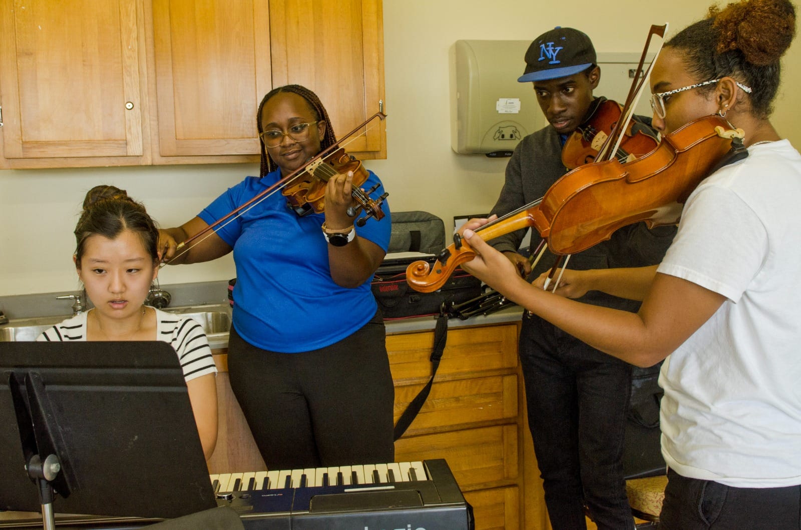 ABYSO Students and Faclitator of the Commonwealth Resounds