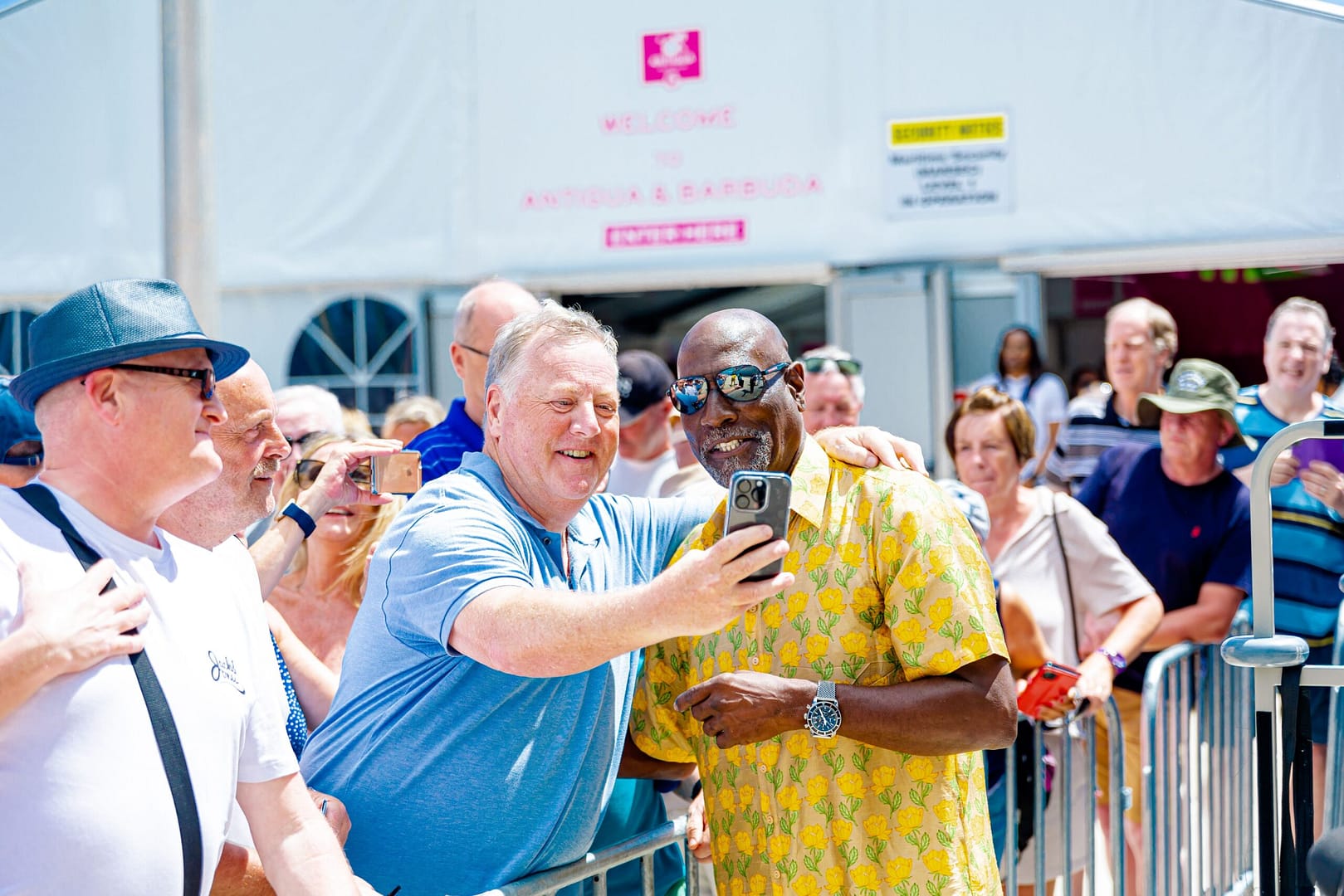 Fans with Sir Viv 2