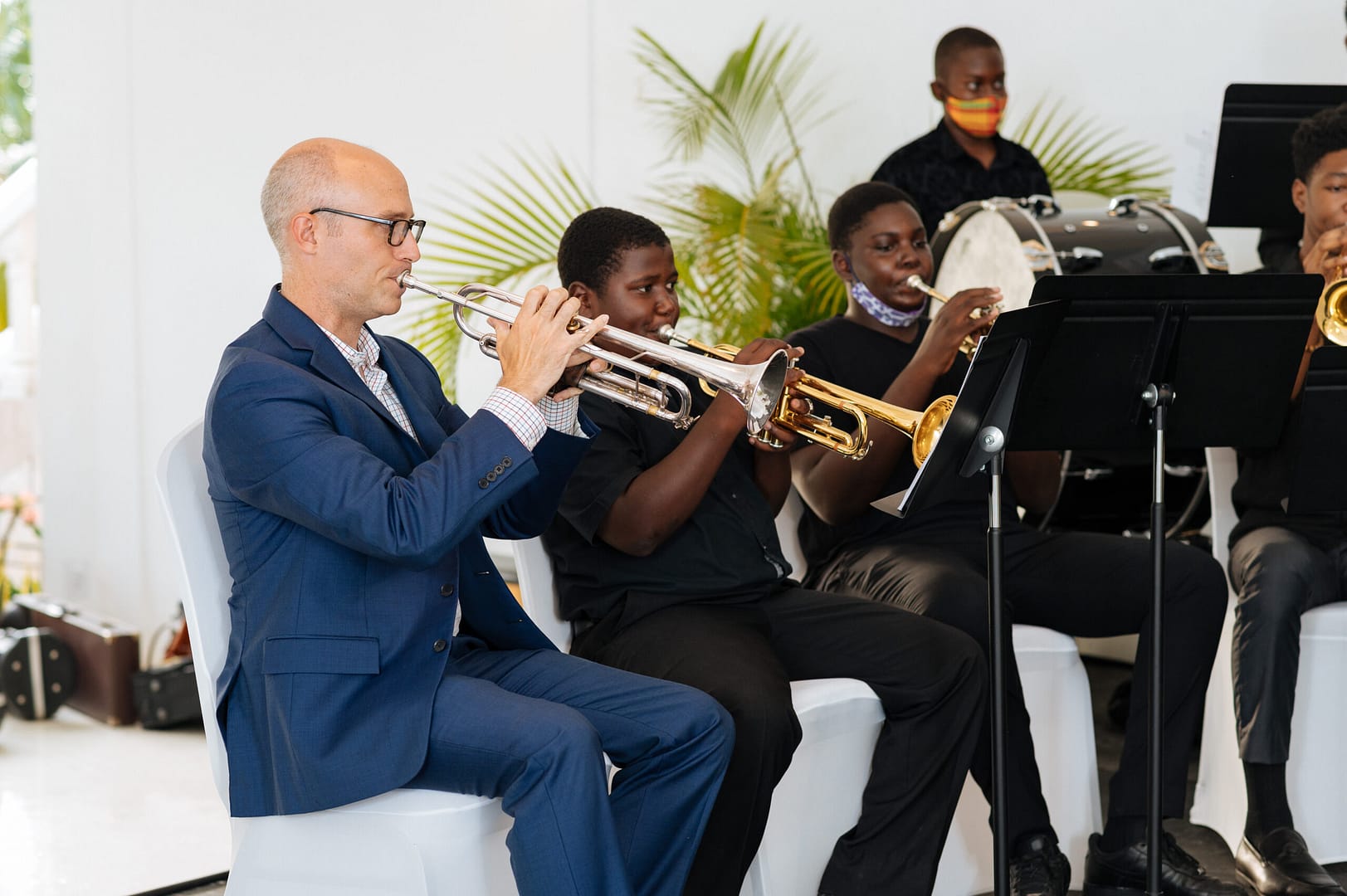 Dr. Buie performs with ABYSO students
