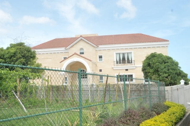 Skerrit-residence-rear-view-640x425