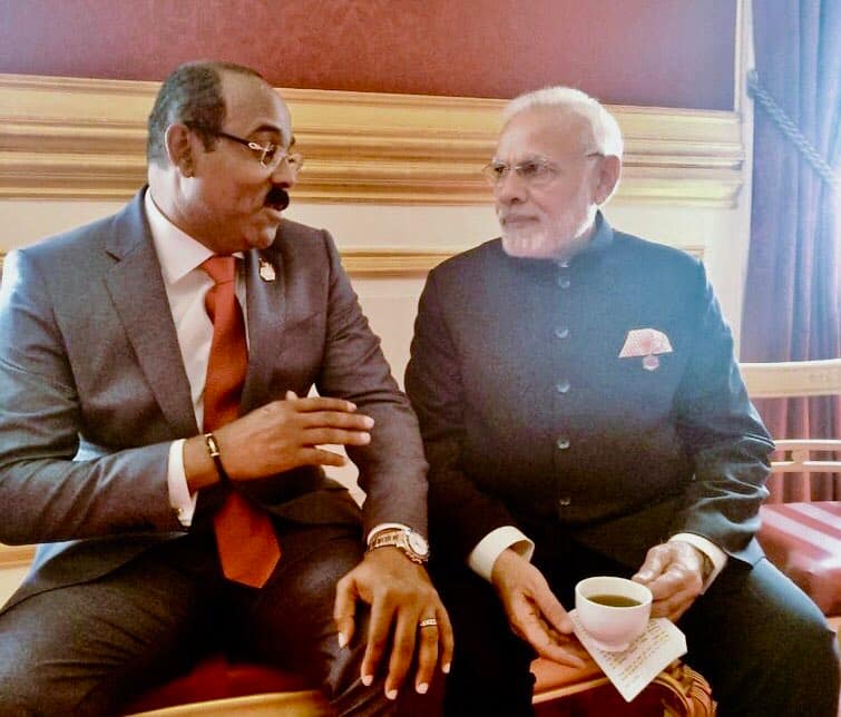 PM Modi with Prime Minister Gaston Browne of Antigua and Barbuda in London #CHOGM2018