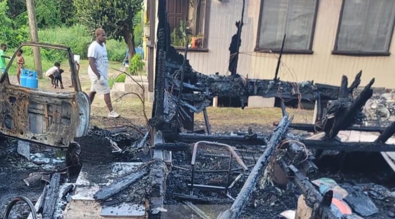 grays-farm-fire-2-800x445