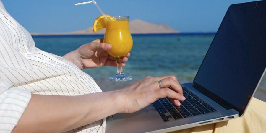 Digital-Nomads-can-work-at-Antigua-and-Barbuda-for-up-to-2-years