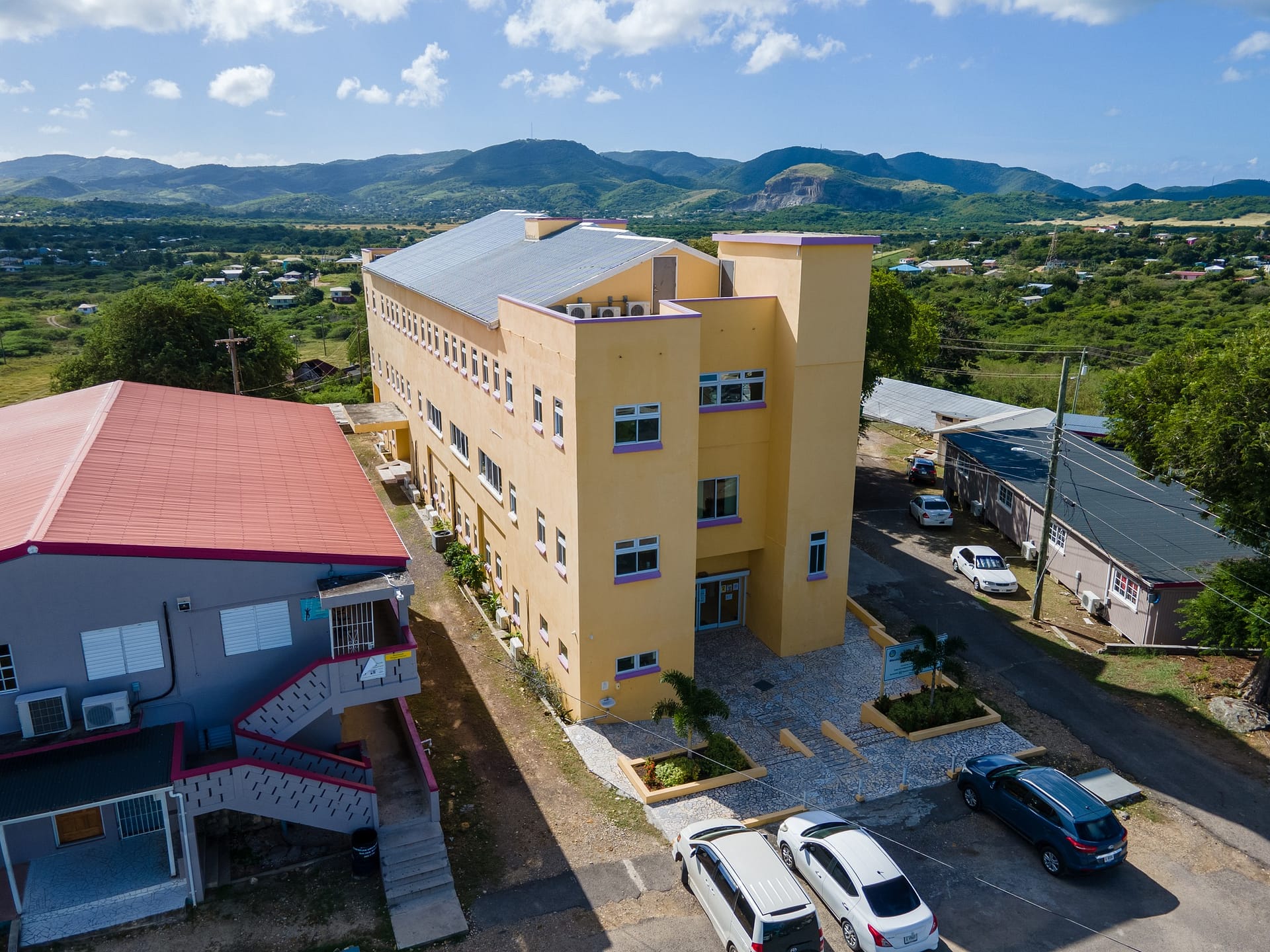 LETTER: Antigua State College is a Waste of Time