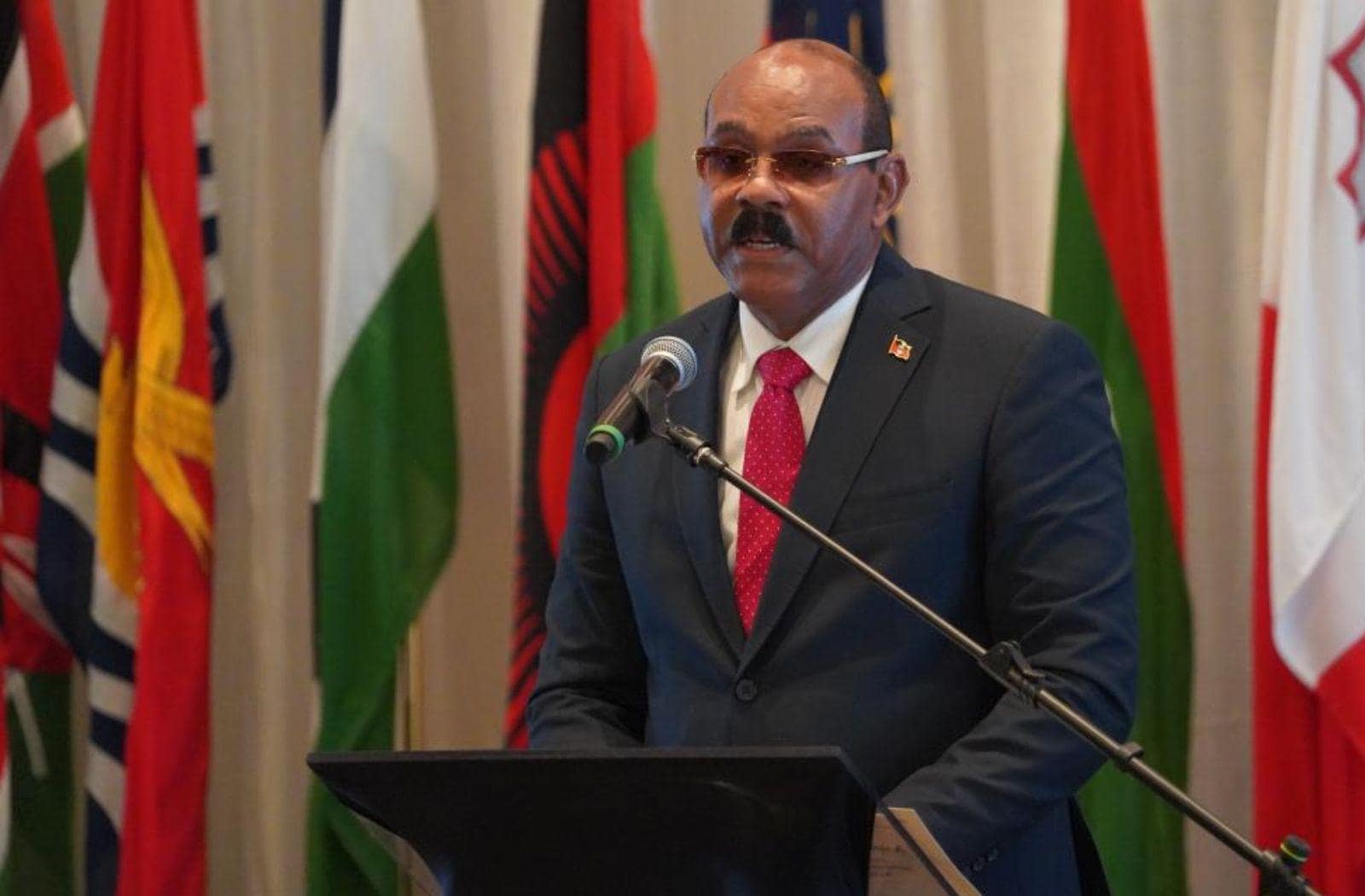Antigua PM urges US to resolve differences with Venezuela using diplomacy